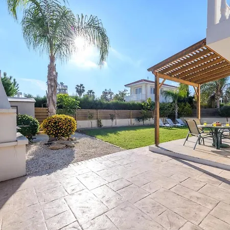 Nissi Gardens Villa *