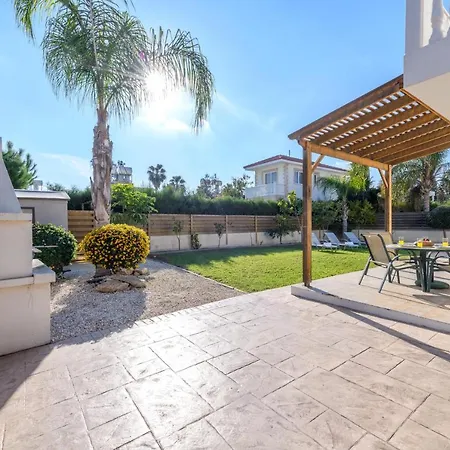 Nissi Gardens Villa *